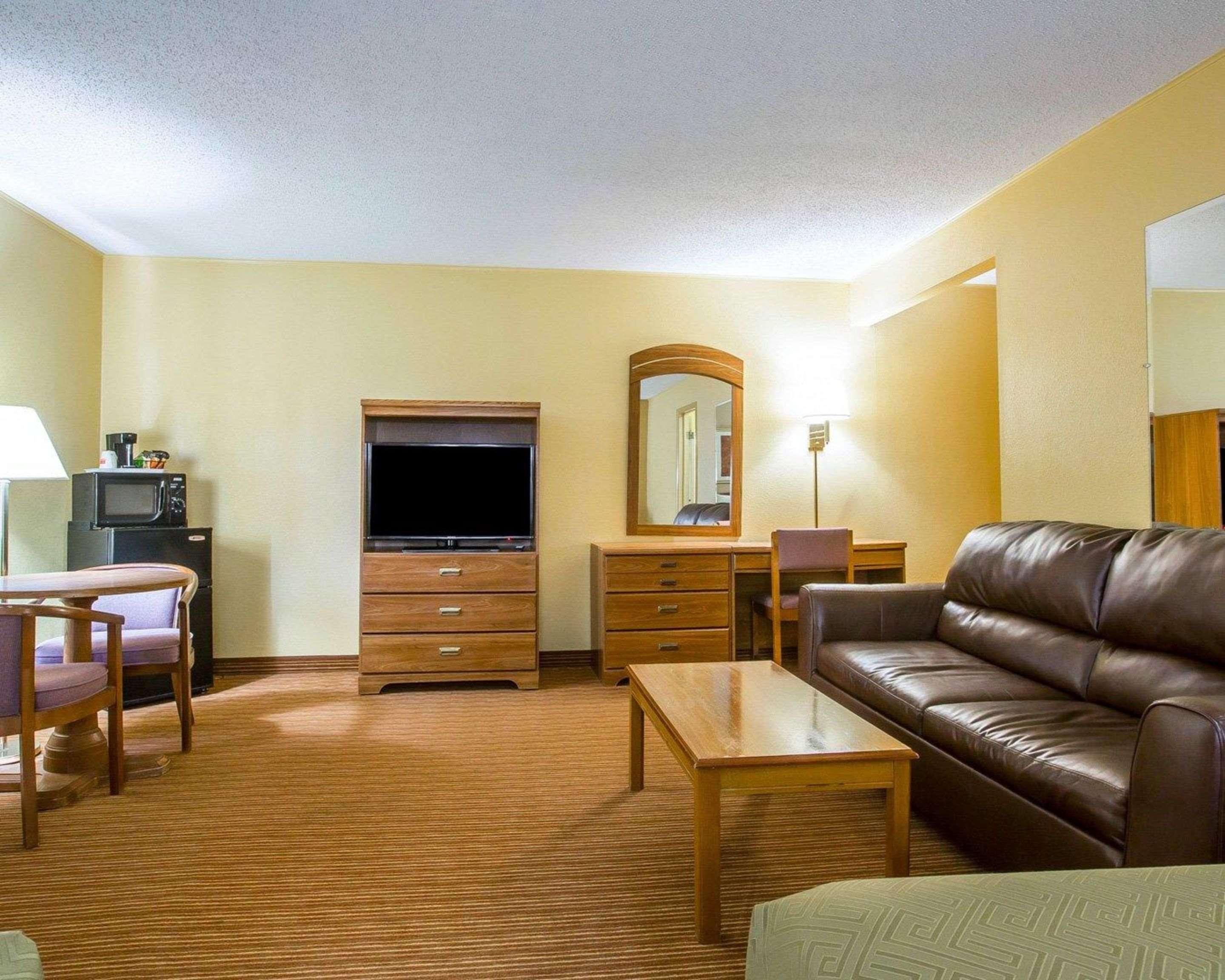 Surestay By Best Western Massena Exterior photo