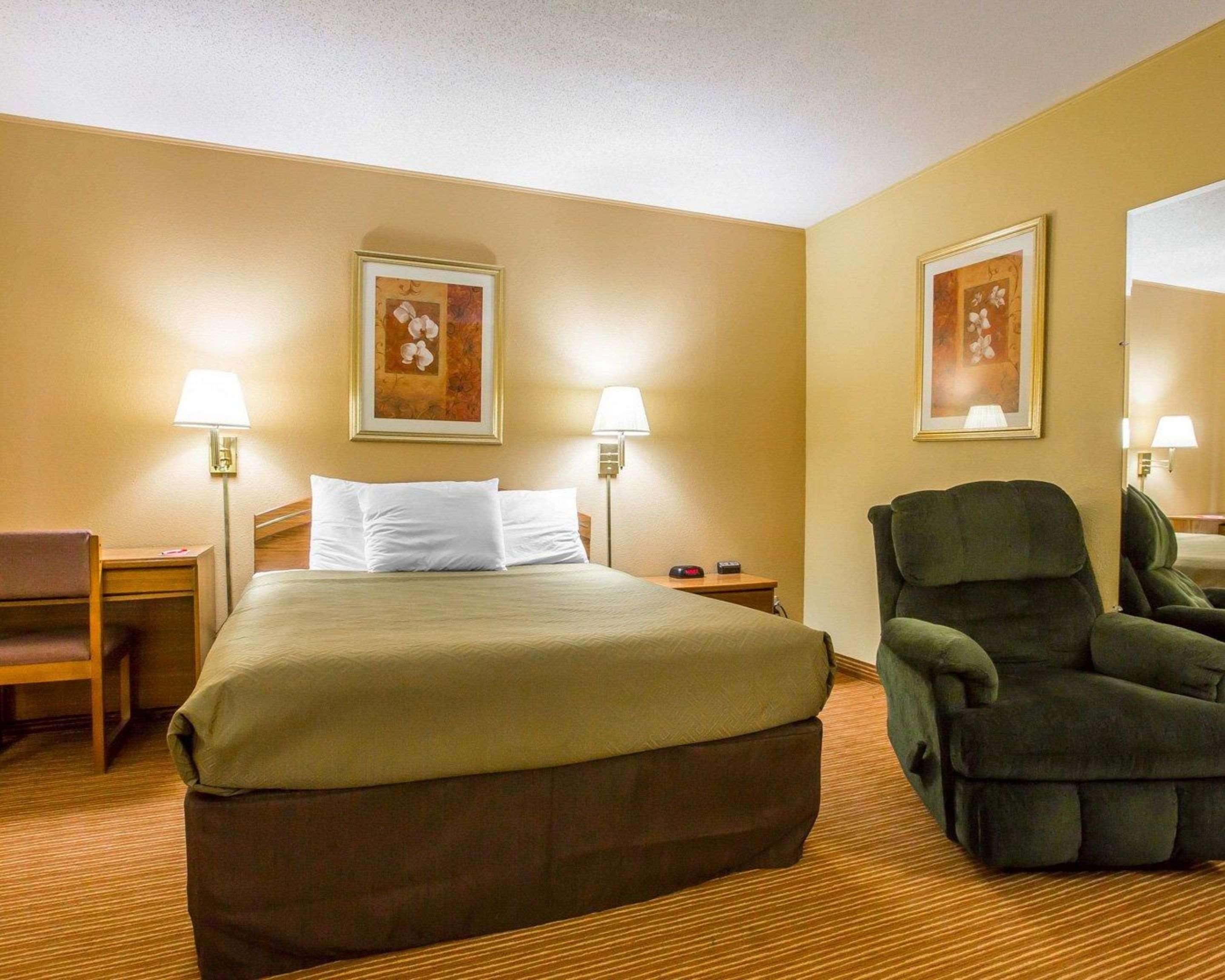 Surestay By Best Western Massena Exterior photo