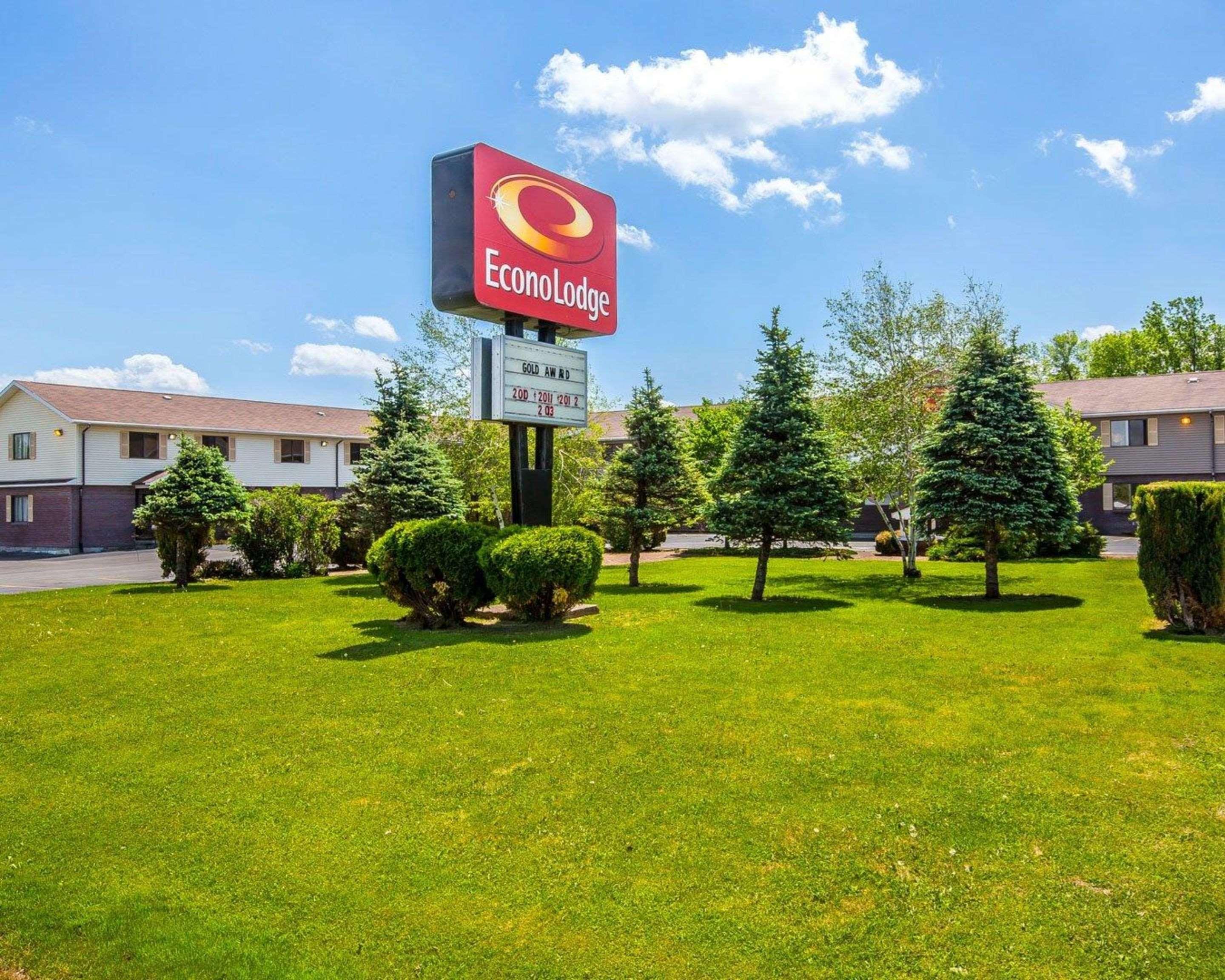 Surestay By Best Western Massena Exterior photo