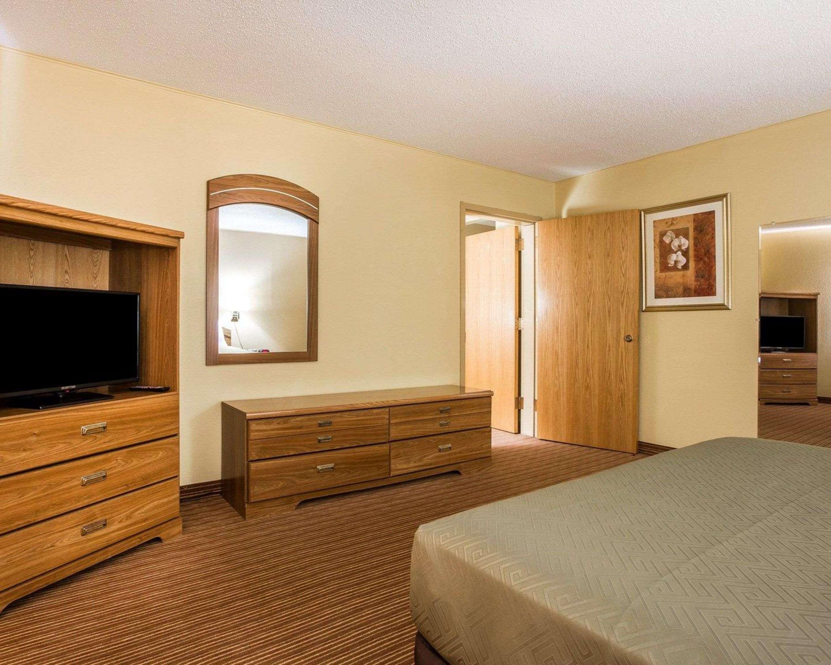Surestay By Best Western Massena Exterior photo