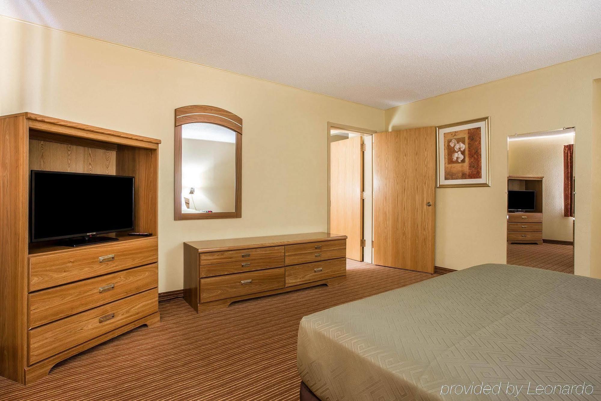 Surestay By Best Western Massena Exterior photo