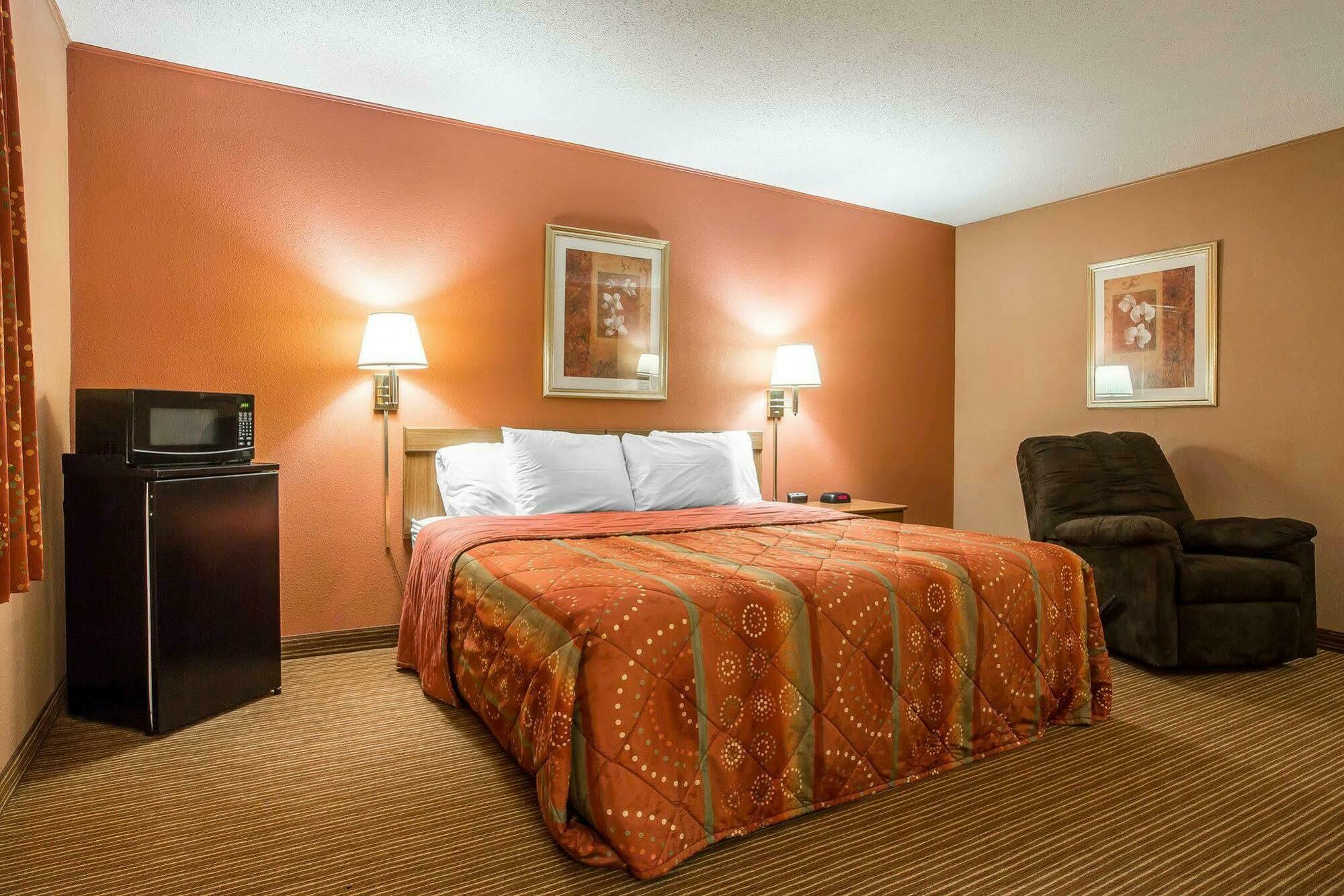 Surestay By Best Western Massena Exterior photo